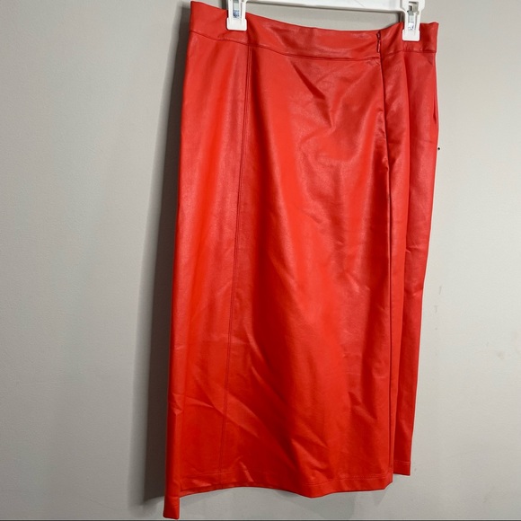 Stylish Orange Faux leather skirt - Picture 3 of 6